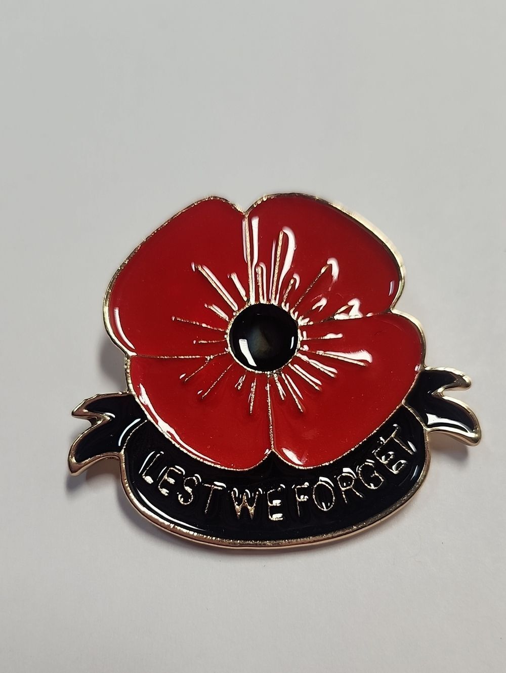 Red Poppy Remembrance Pin Brooch- Lest We Forget